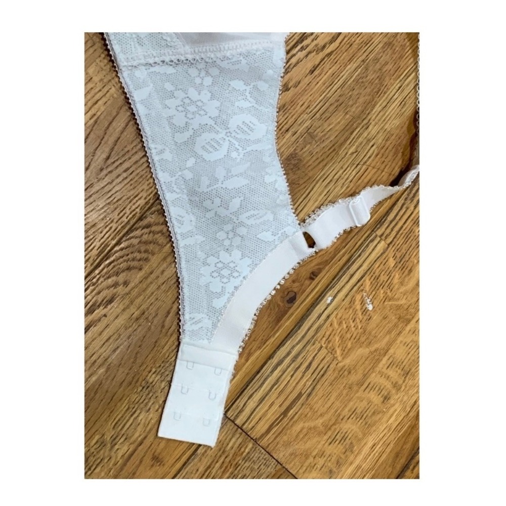 Lot of 2 Playtex 18 Hour Wireless Bra White Floral Lace Support 36B - Picture 5 of 7
